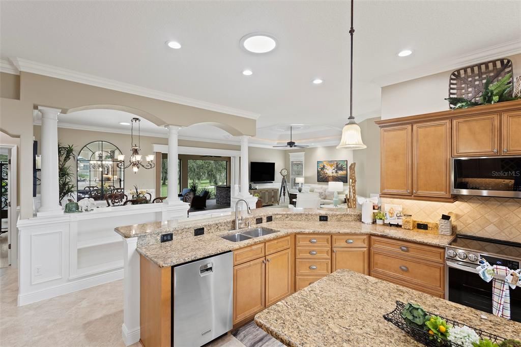 Chandelier, Interior, Kitchen, Living room, Pendant Lights, Recessed Lighting, Stainless Steel Appliances