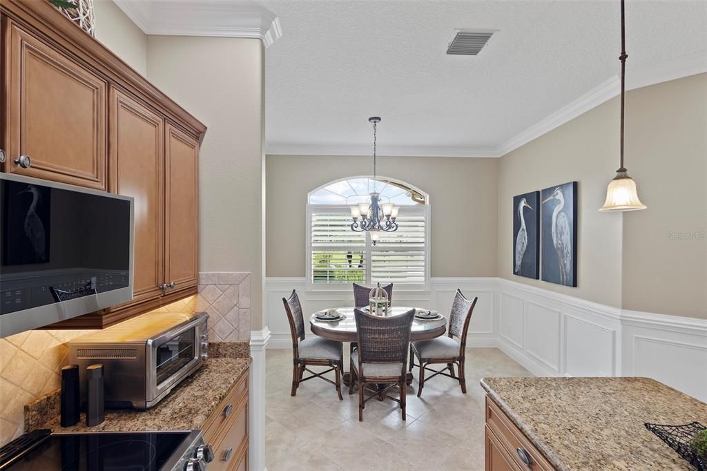 Chandelier, Dining room, Interior, Pendant Lights