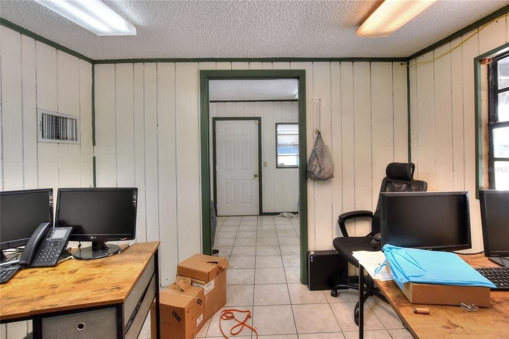 Home Office, Interior