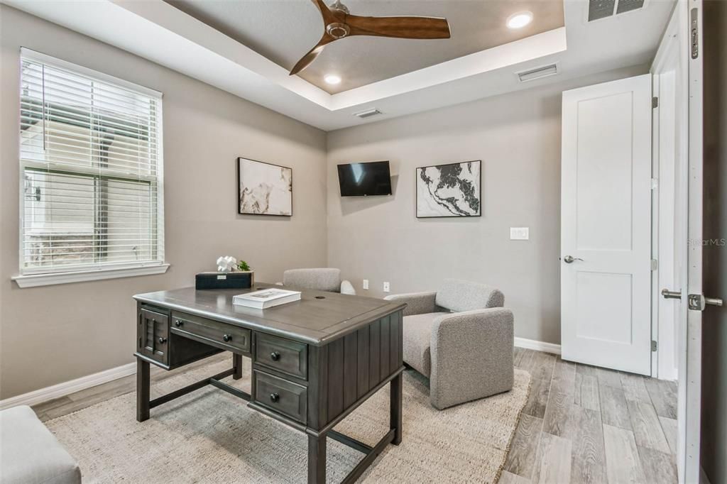 Home Office, Interior, Recessed Lighting, Wood Texture Flooring