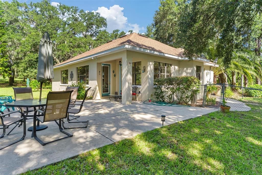 Backyard, Exterior