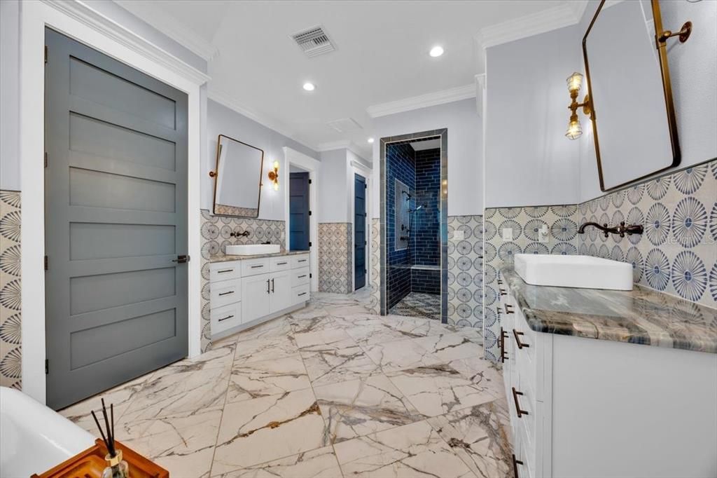 Bathroom, Interior, Marble, Recessed Lighting