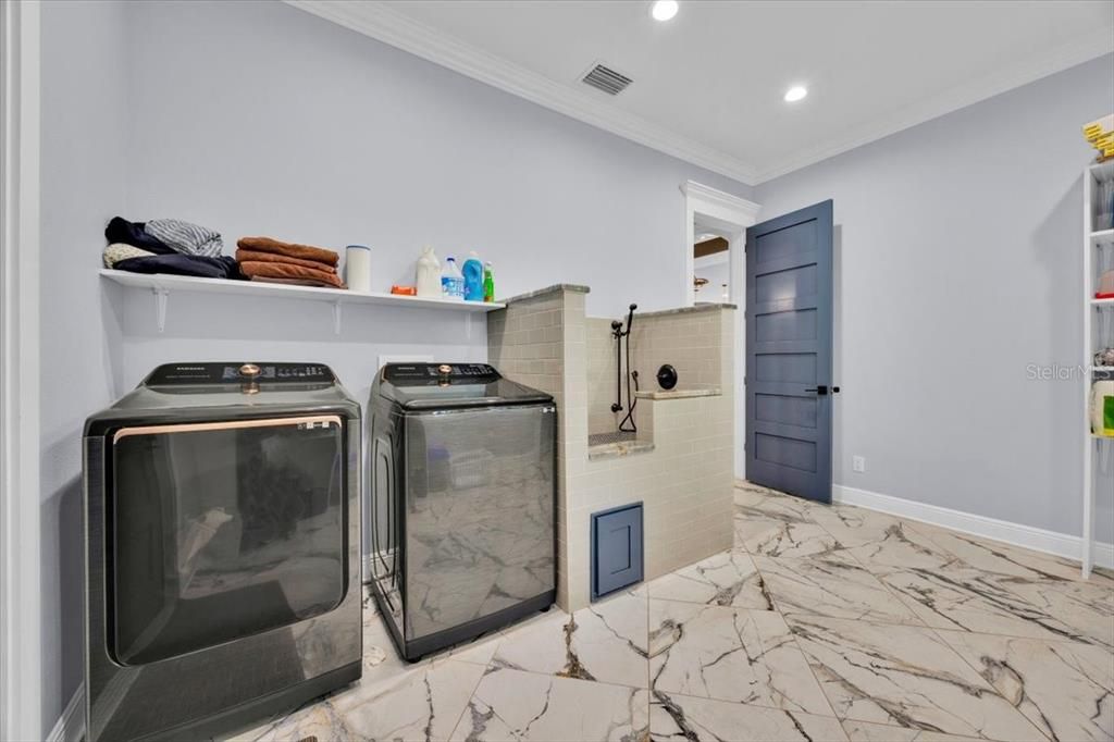 Interior, Marble, Recessed Lighting, Washer