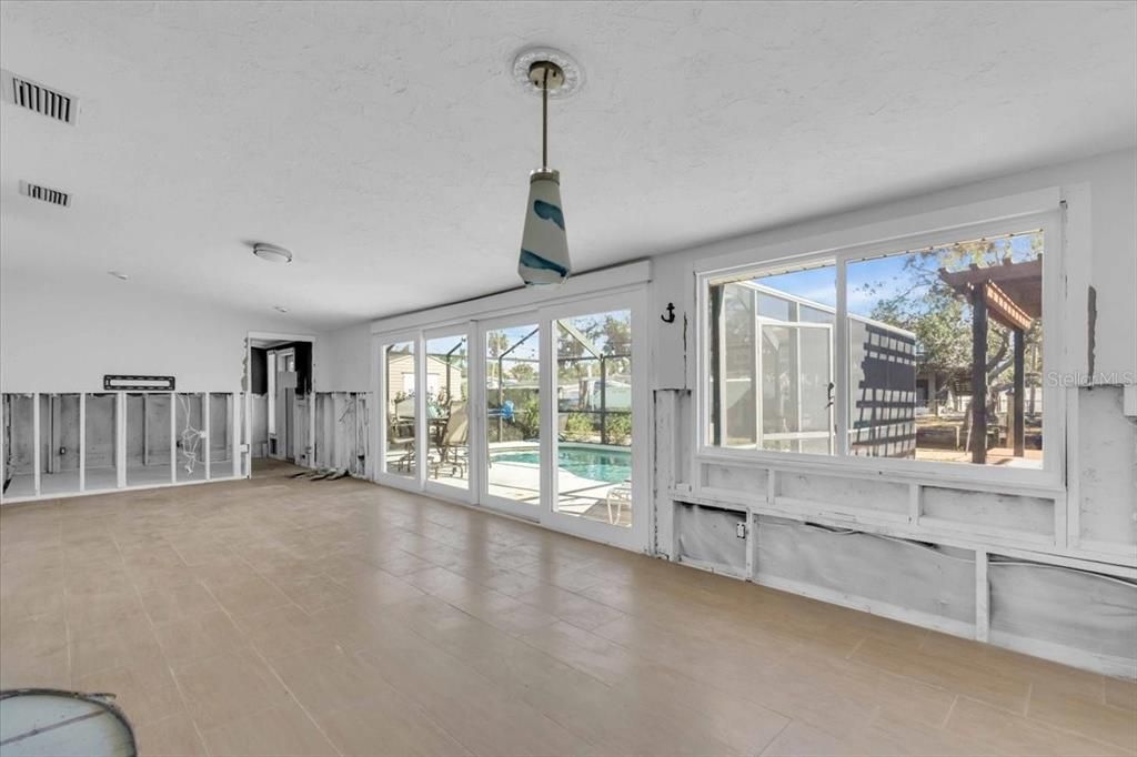 Empty room, Interior, Pendant Lights