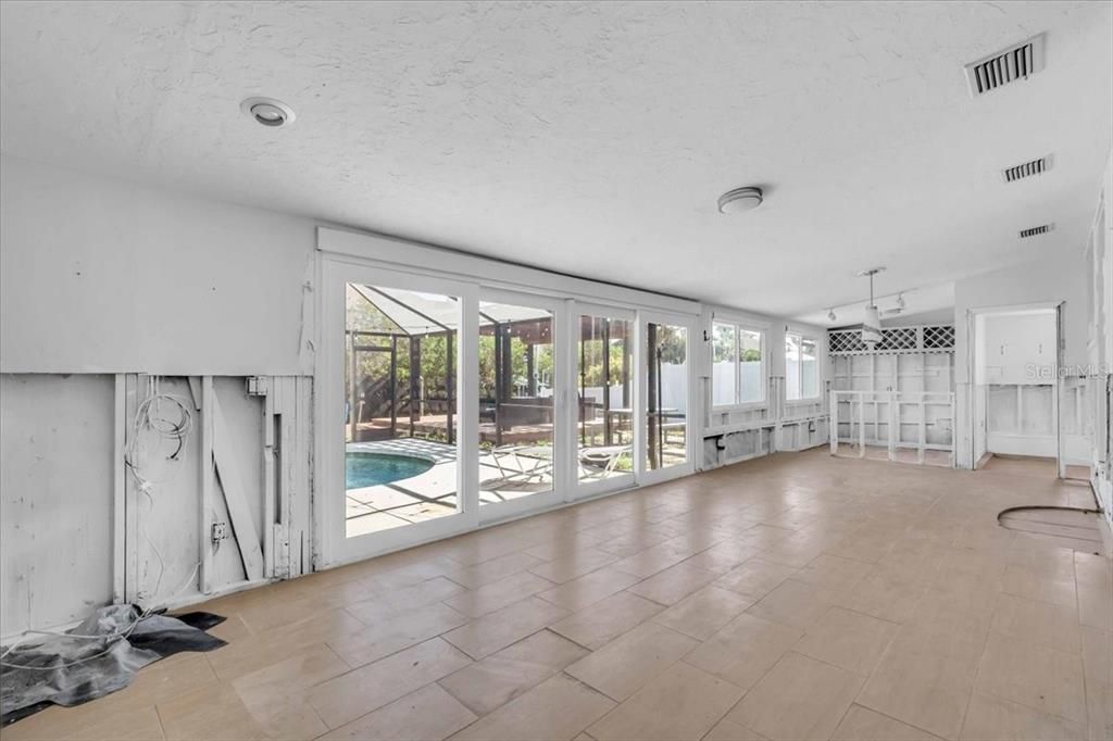 Empty room, Interior, Recessed Lighting