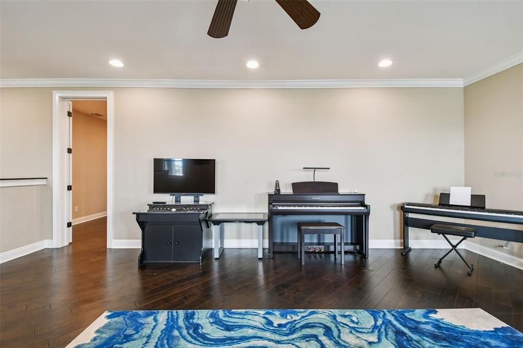 Home Office, Interior, Piano, Recessed Lighting, Wood Texture Flooring