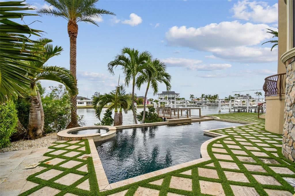 Exterior, Pool, Water