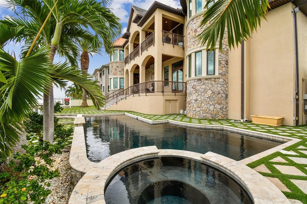 Exterior, Pool