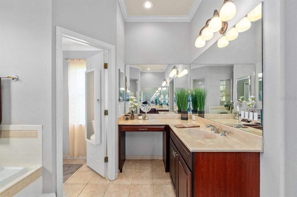 Bathroom, Dual Sink Vanities, Interior, Recessed Lighting