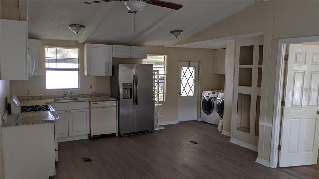 Interior, Kitchen, Washer, Wood Texture Flooring