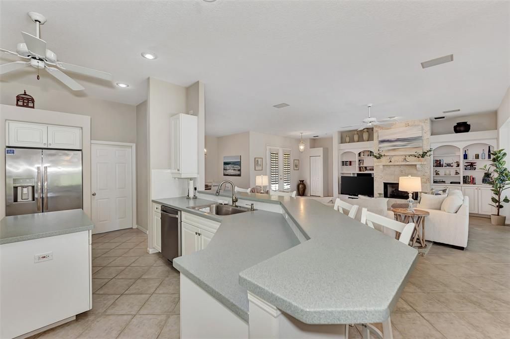 Dining room, Interior, Kitchen, Living room, Pendant Lights, Recessed Lighting, Stainless Steel Appliances