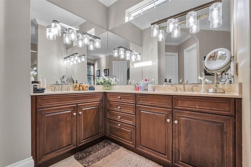Bathroom, Dual Sink Vanities, Interior