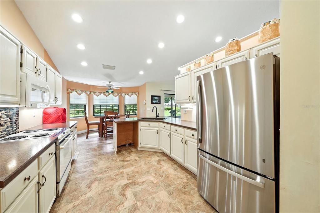 Dining room, Interior, Kitchen, Recessed Lighting, Stainless Steel Appliances