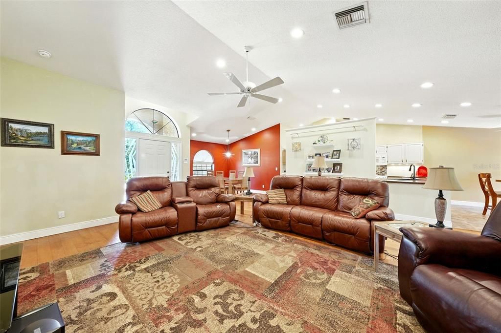 Dining room, Interior, Living room, Pendant Lights, Recessed Lighting, Wood Texture Flooring