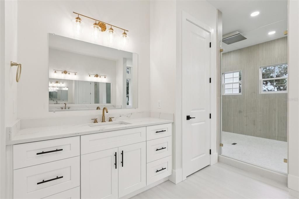 Bathroom, Dual Sink Vanities, Interior, Recessed Lighting