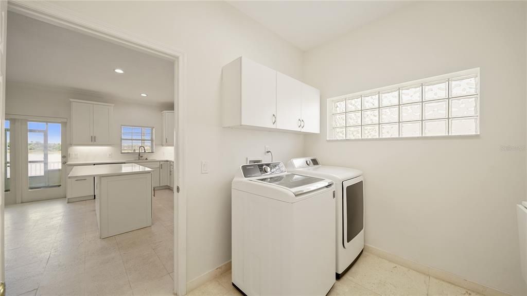 Interior, Kitchen, Recessed Lighting, Washer
