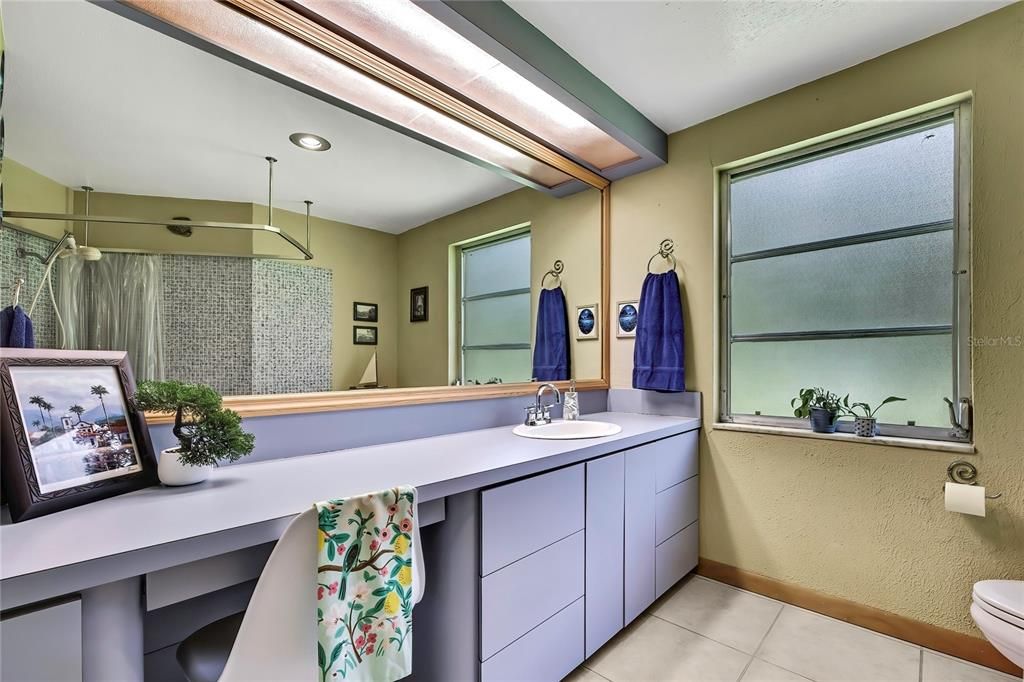 Bathroom, Interior, Recessed Lighting