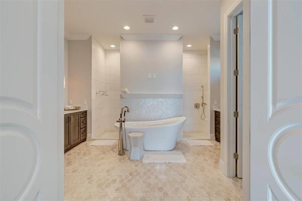 Bathroom, Free Standing Baths, Interior, Recessed Lighting