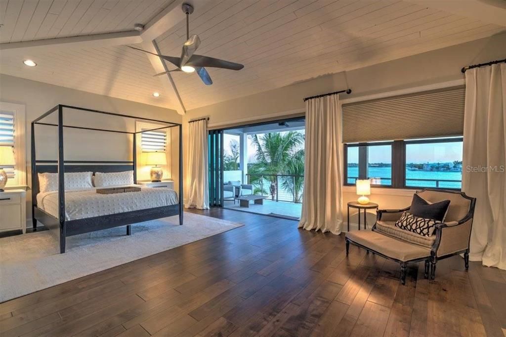 Bedroom, Interior, Recessed Lighting, Water, Wood Texture Flooring