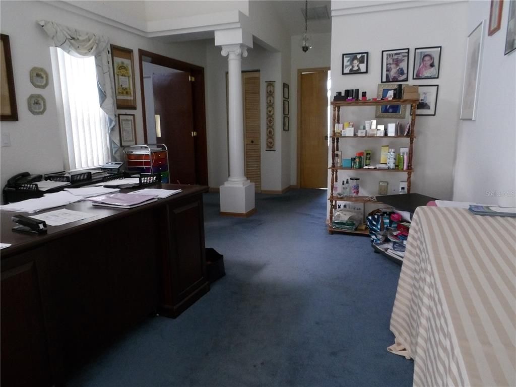 Home Office, Interior