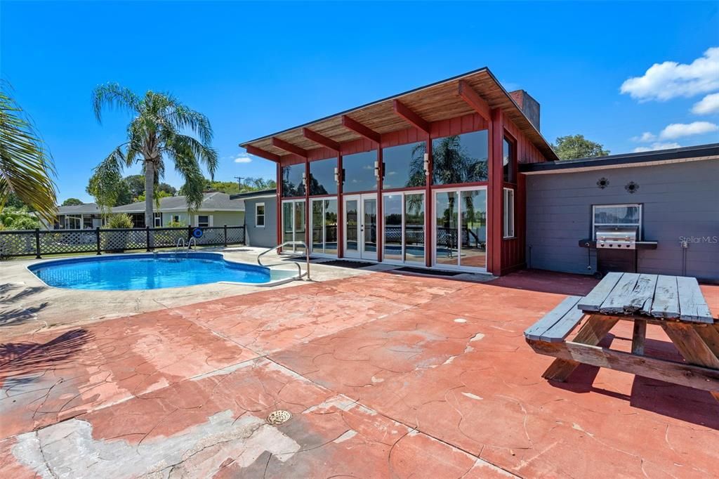Exterior, Pool