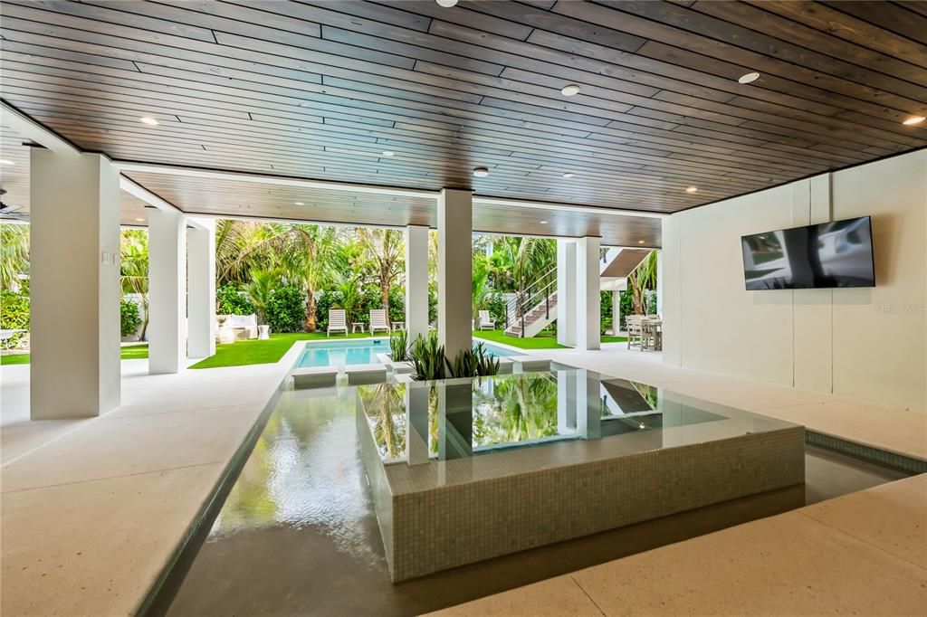 Exterior, Outdoor Kitchen, Pool, Recessed Lighting