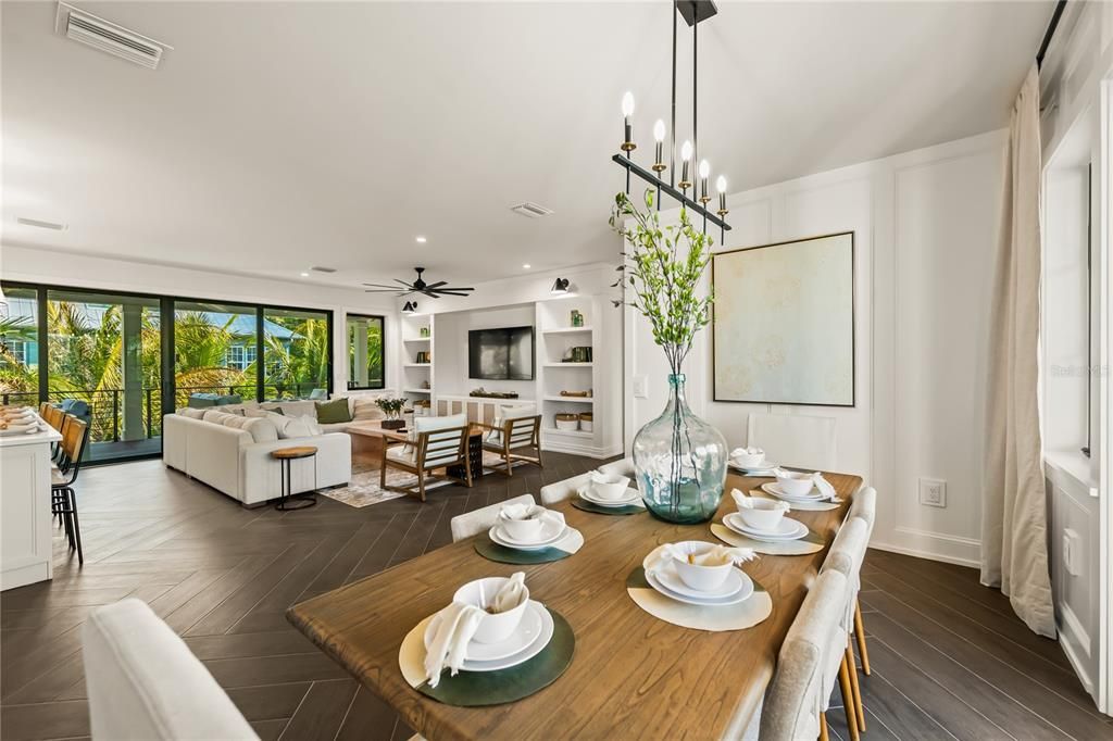 Dining room, Interior, Living room, Pendant Lights, Recessed Lighting, Wood Texture Flooring