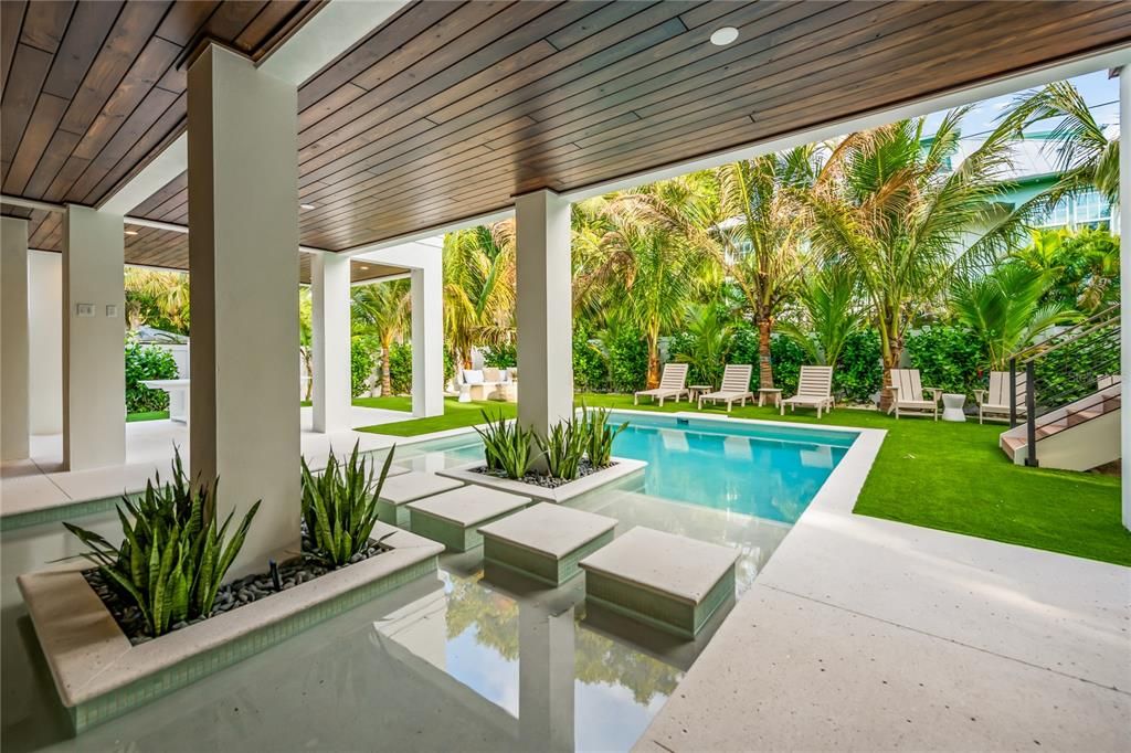 Exterior, Pool