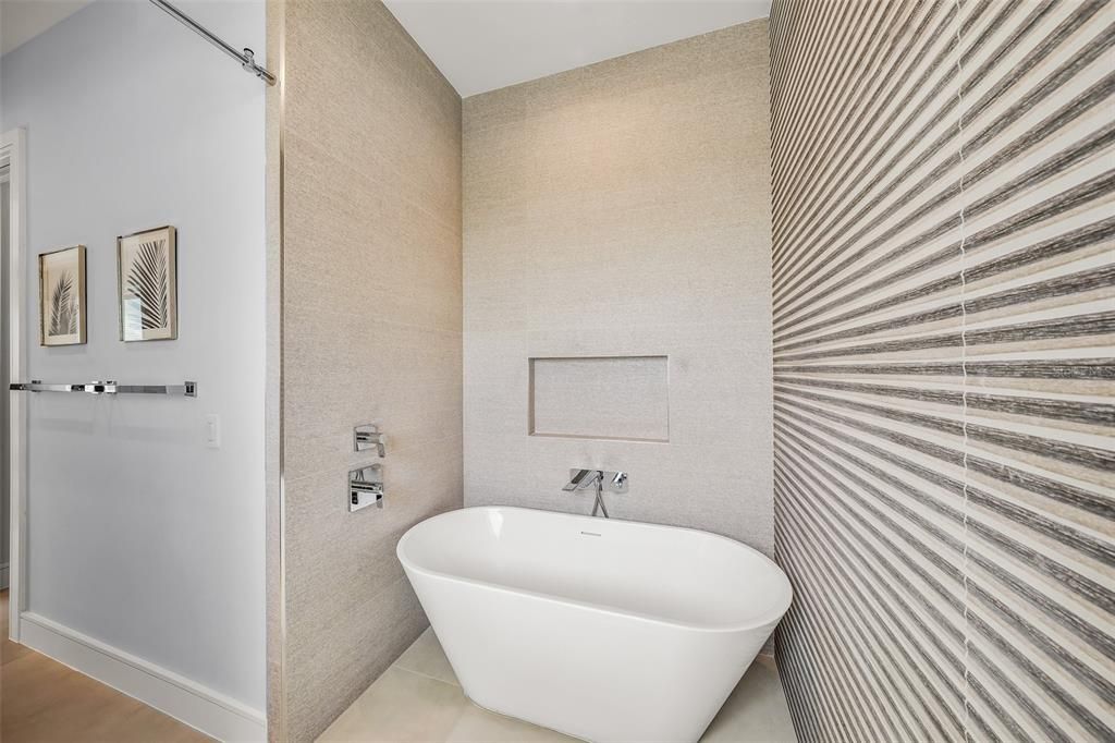 Bathroom, Free Standing Baths, Interior