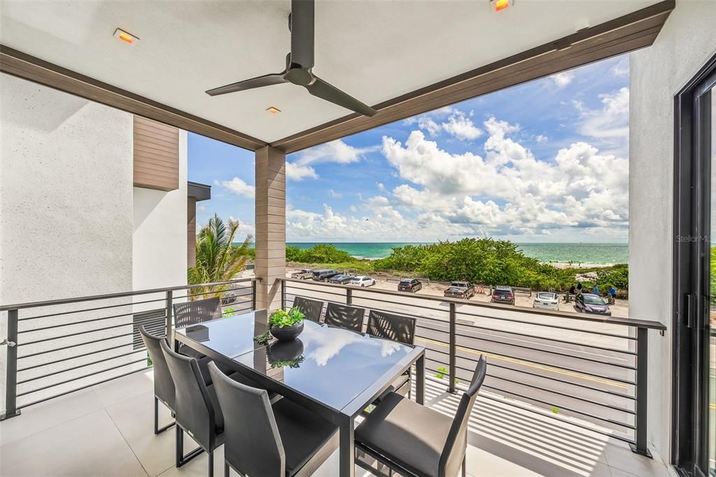 Dining room, Exterior, Recessed Lighting, Water