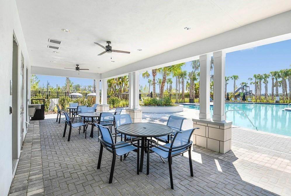 Exterior, Pool, Recessed Lighting