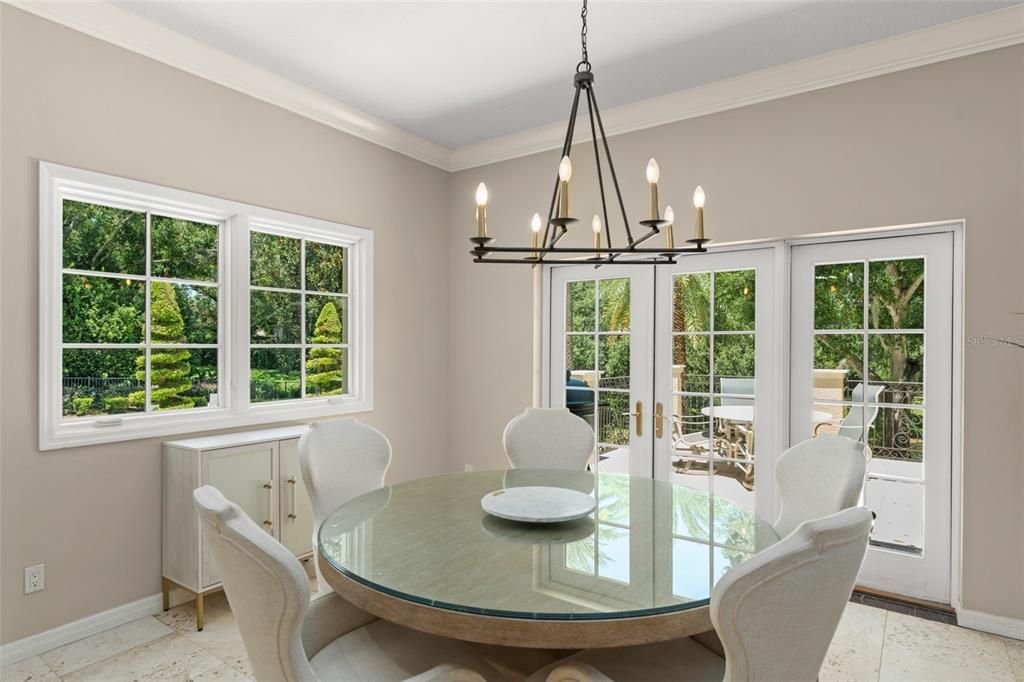 Chandelier, Dining room, Interior, Pendant Lights
