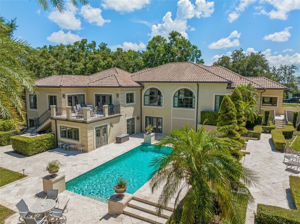 Exterior, Outdoor Kitchen, Pool