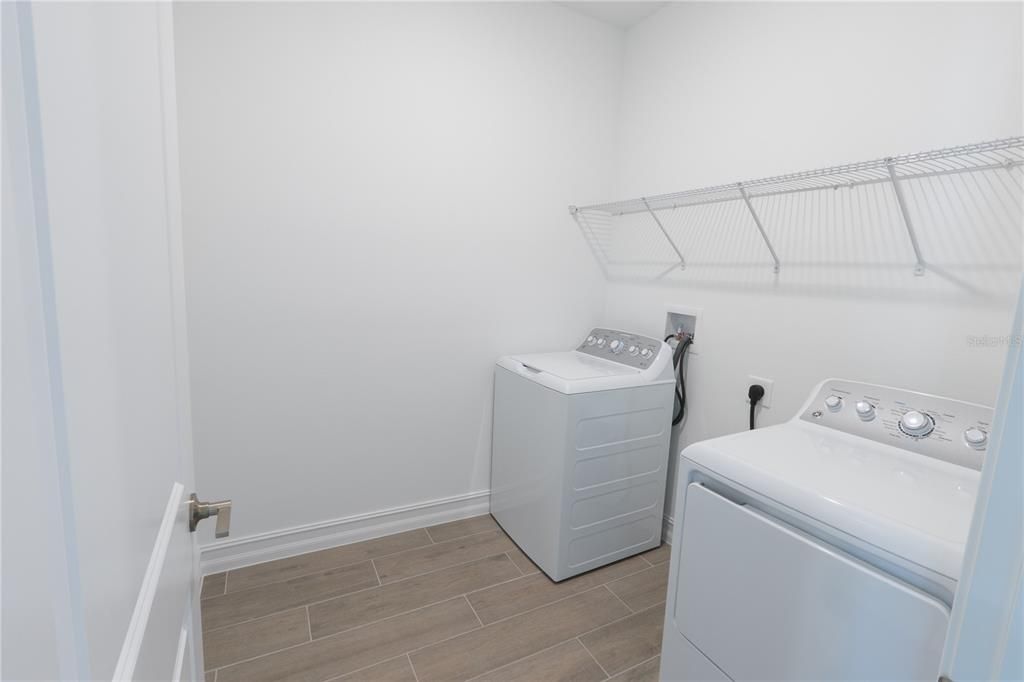 Interior, Utility Closets, Washer, Wood Texture Flooring