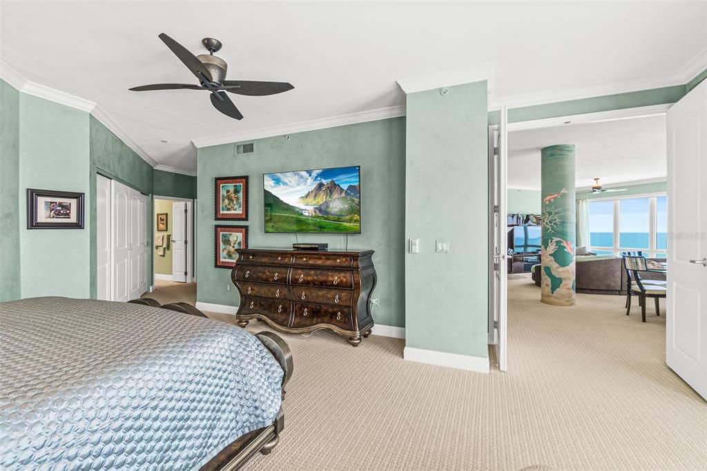 Bedroom, Interior, Water