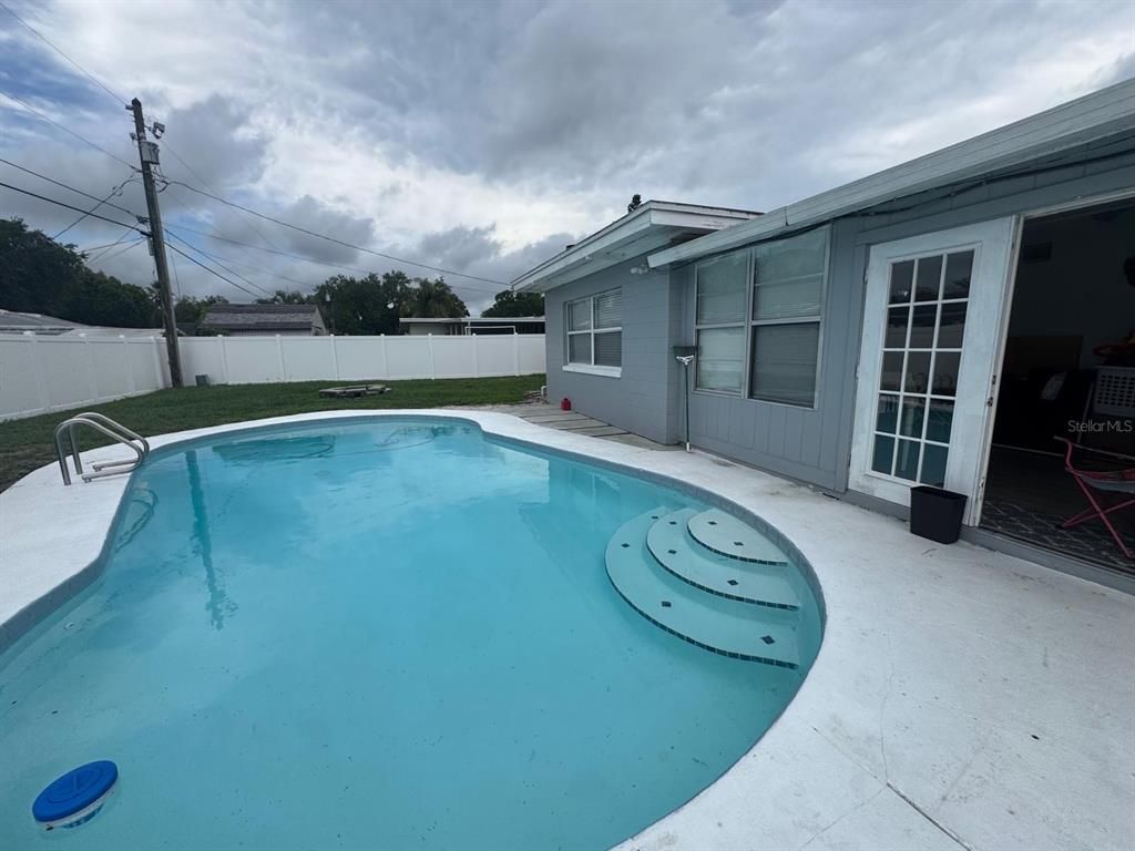 Exterior, Pool