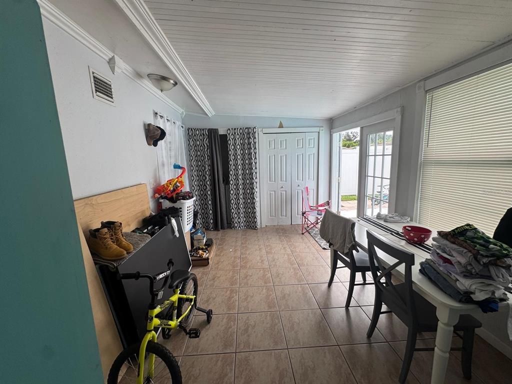 Dining room, Interior