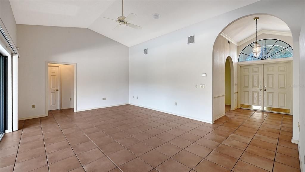 Empty room, Interior, Pendant Lights