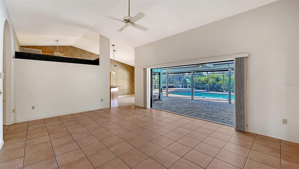 Empty room, Interior, Pendant Lights