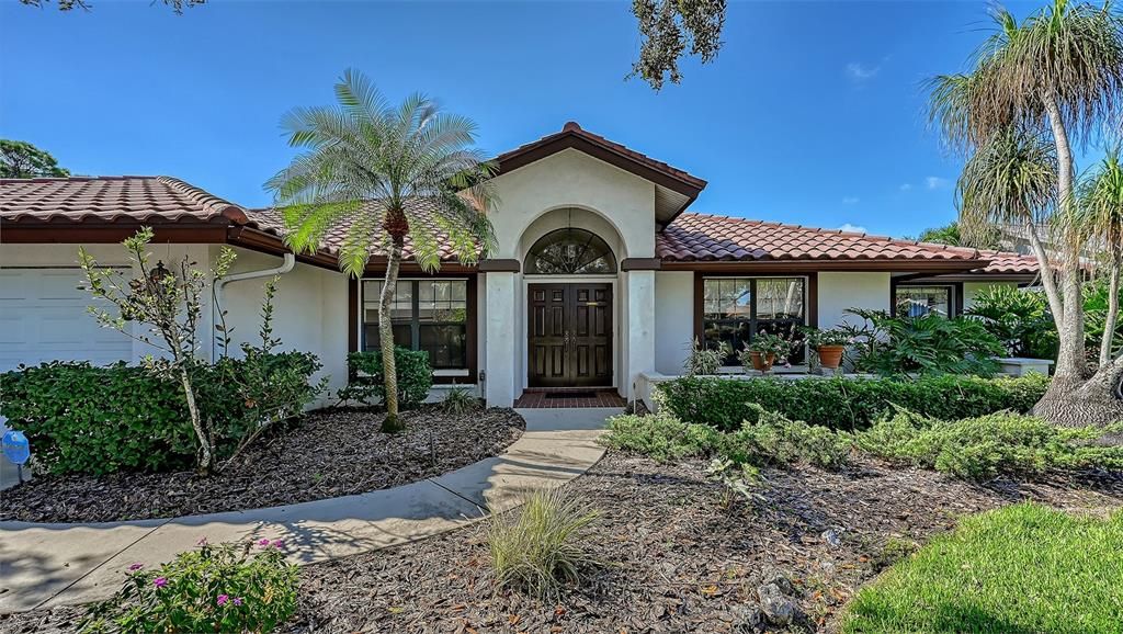 Exterior, Facade, Mediterranean