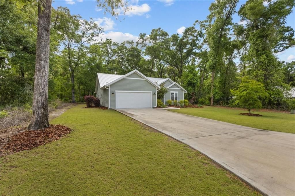 Backyard, Detached Garage, Exterior