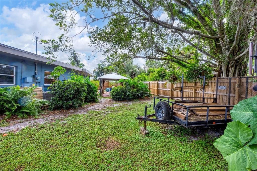 Backyard, Exterior