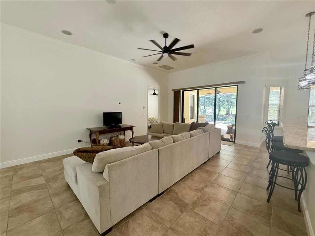 Dining room, Interior, Living room, Pendant Lights