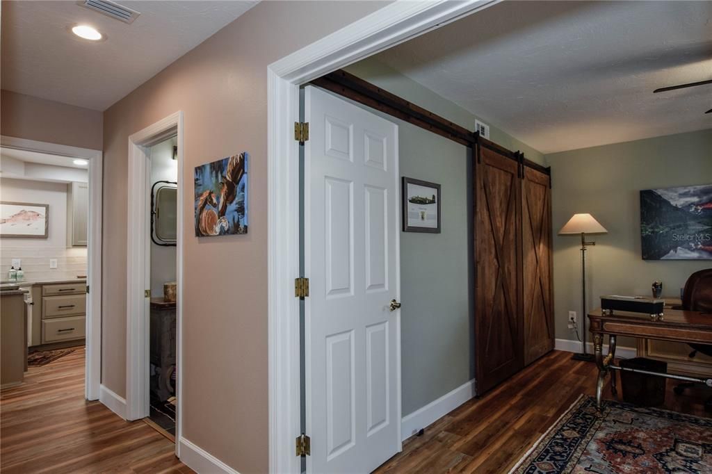Interior, Recessed Lighting, Wood Texture Flooring
