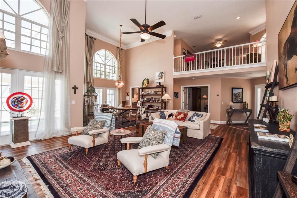 Dining room, Interior, Living room, Pendant Lights, Recessed Lighting, Wood Texture Flooring