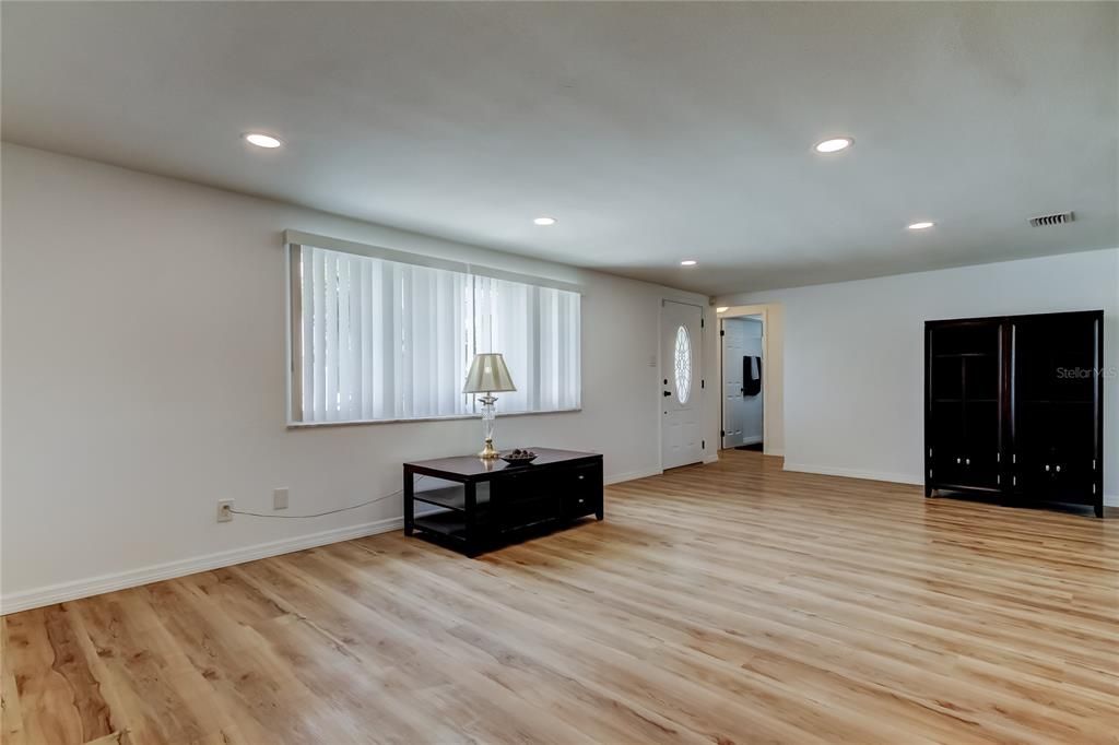 Empty room, Interior, Recessed Lighting, Wood Texture Flooring
