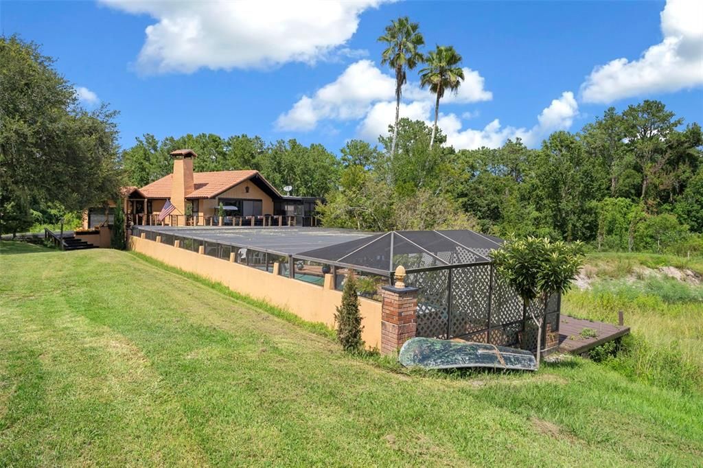 Backyard, Exterior
