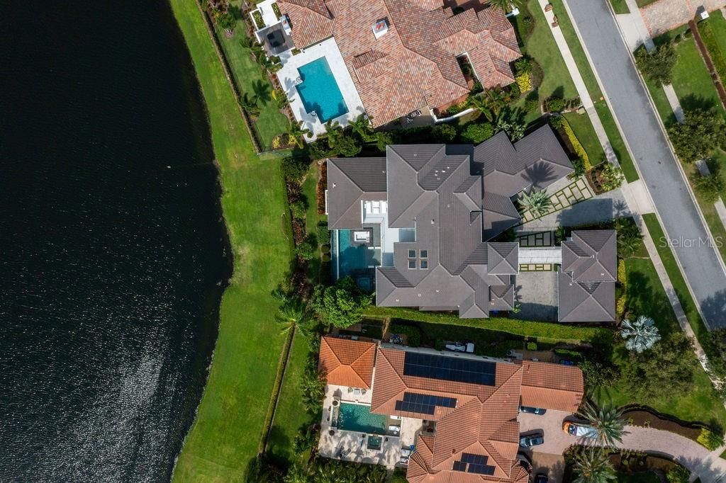 Exterior, Drone
