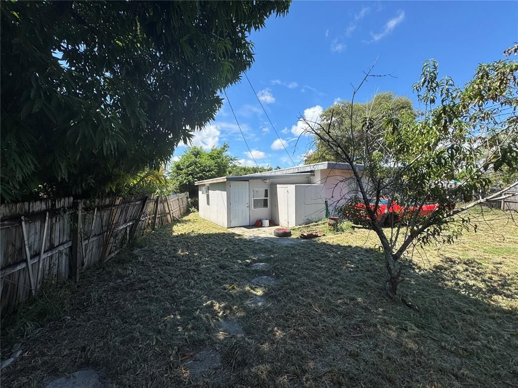 Backyard, Exterior