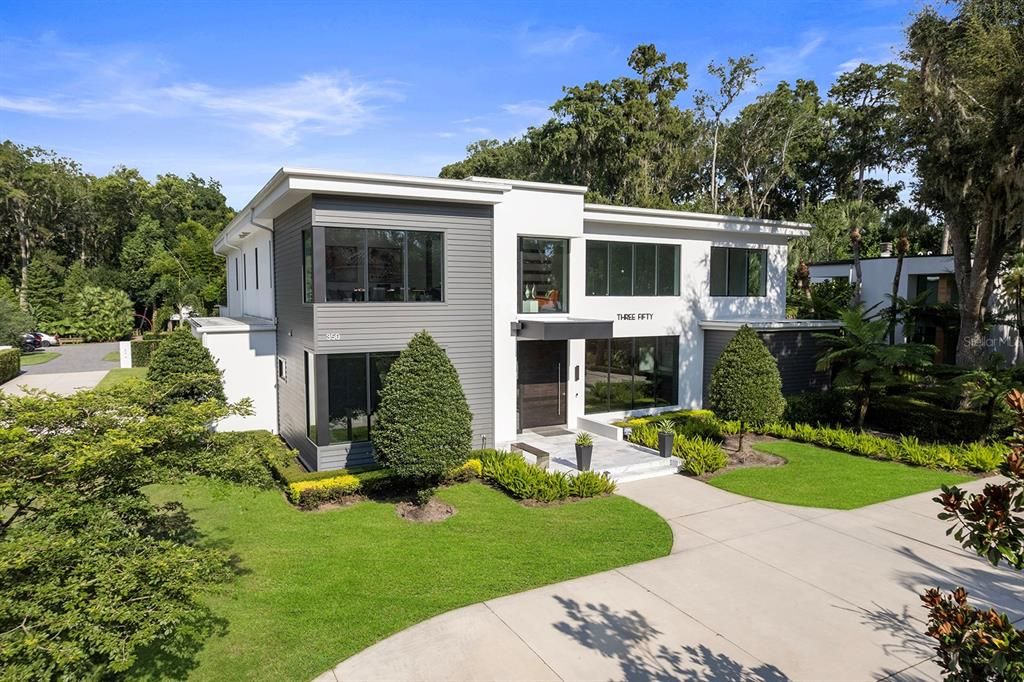 Backyard, Exterior, Facade, Modern